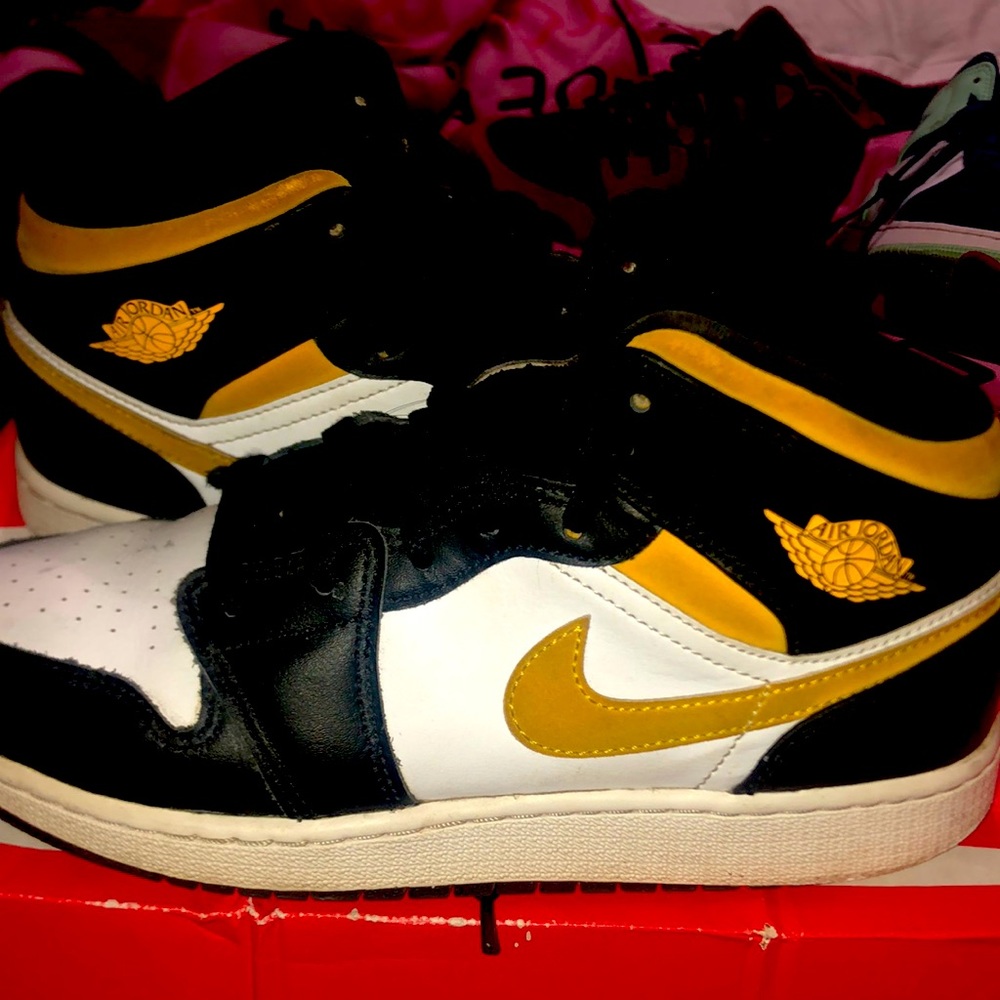 Brand, Mid Dunks yellow and black